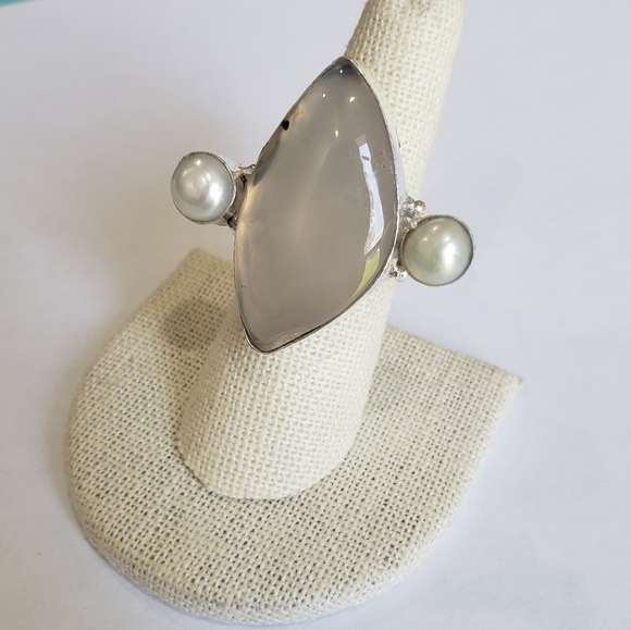 Handmade Chalcedony Peral Gem 925 Ring - Picture 3 of 11